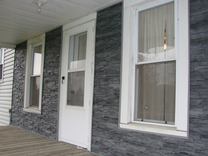 Vinyl rock siding